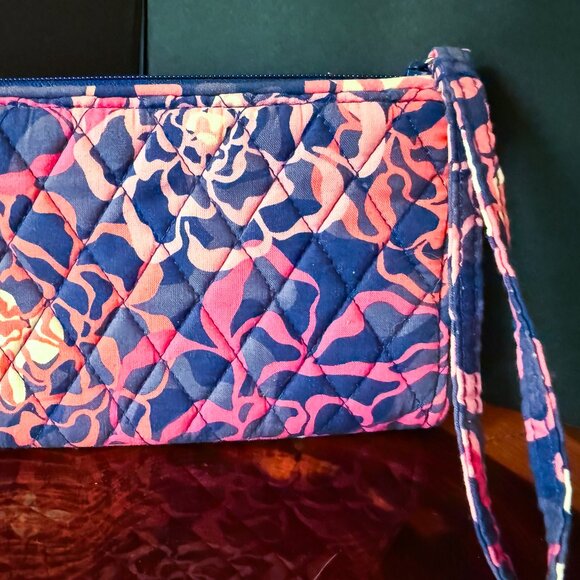 Vera Bradley Wristlet - Picture 2 of 4